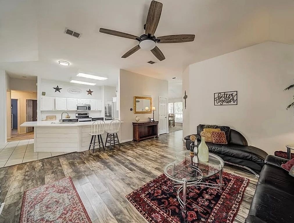 Building Photo - 5558 Mesa Verde Ct