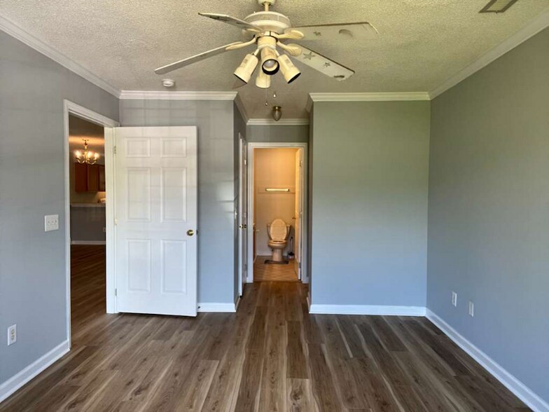 Building Photo - 4025 Sandtrap Ave