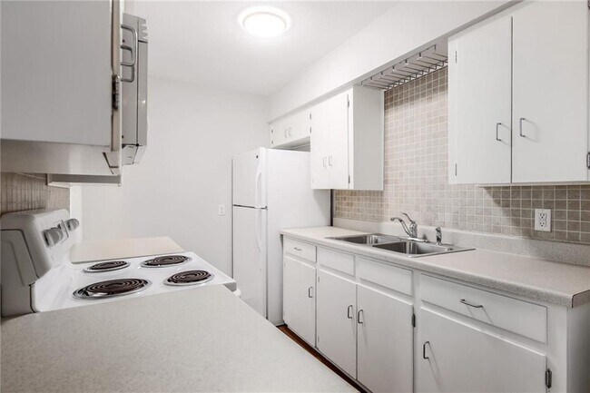 Building Photo - 1501 Braes Ridge Dr