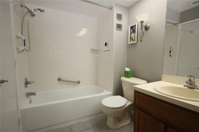 Building Photo - 2084 Sunset Grove Ln