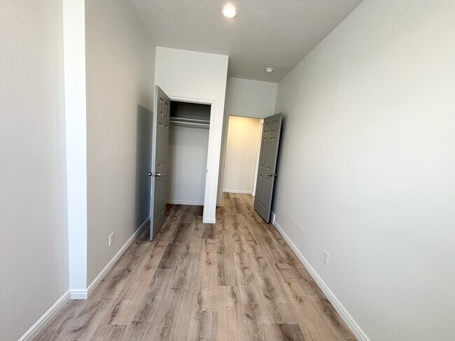 Building Photo - 1090 S 1100 E