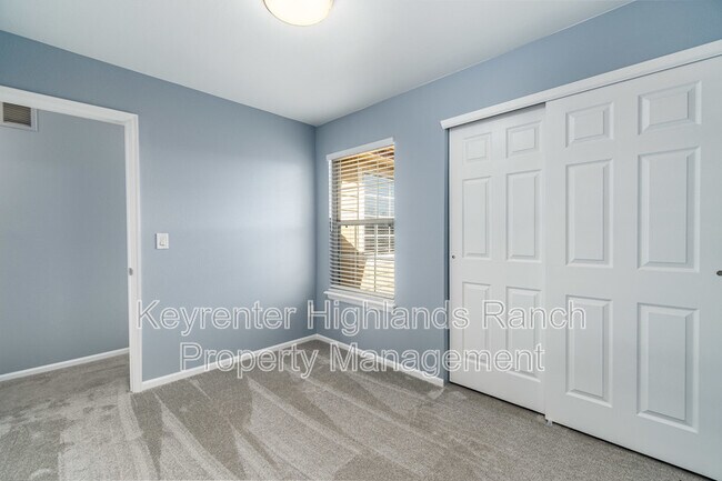 Building Photo - 10557 W Maplewood Dr