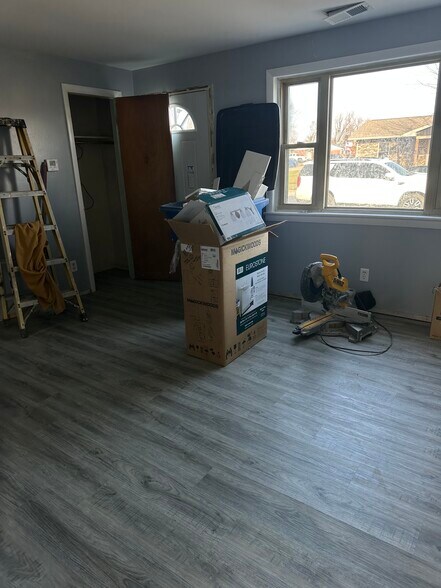 Building Photo - 275 Crosswell Ave