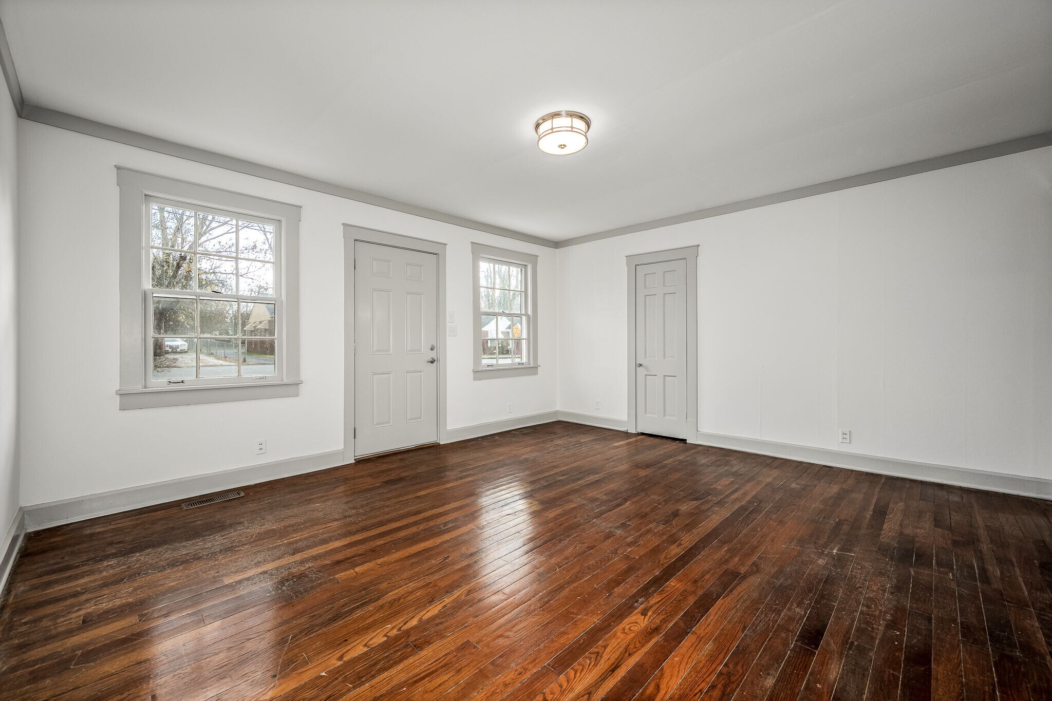 Building Photo - 308 1st Ave