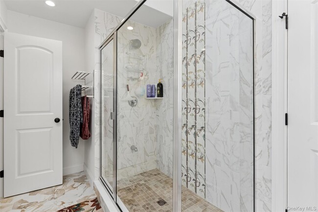 Building Photo - 16 Gateway Ct