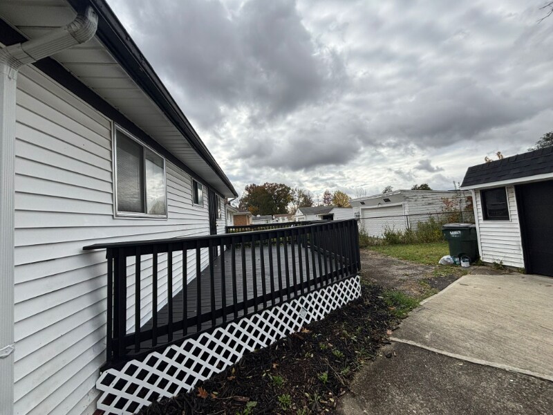 Building Photo - 4672 Hillside Ave