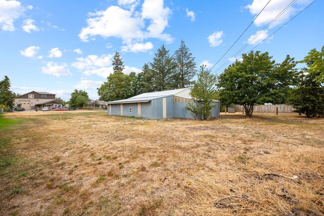 Building Photo - North Side Home With Massive Shop!