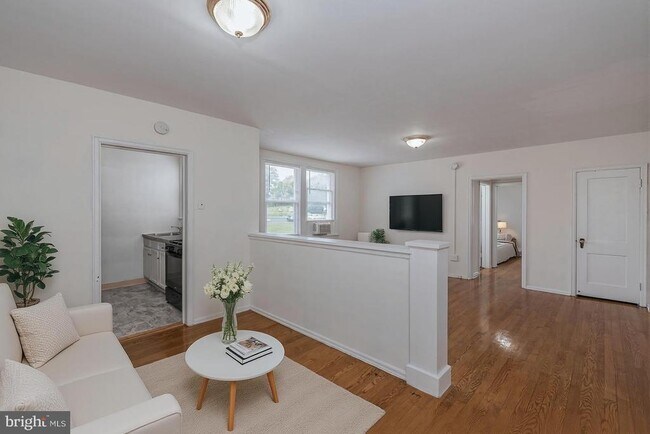 Building Photo - 7611 Eastern Ave NW