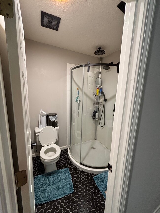 Building Photo - 4320 SW Gull Point Dr