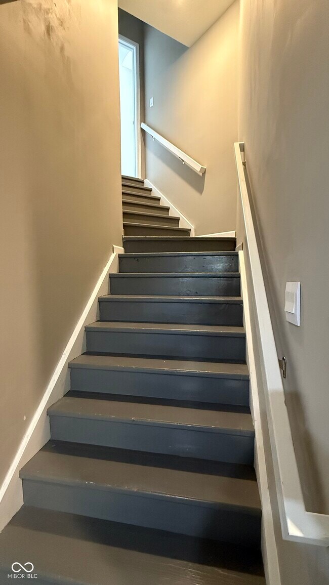 Building Photo - 6923 Bryant Pl