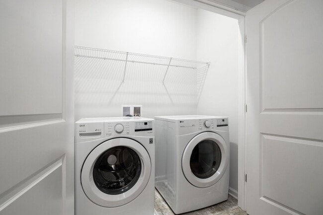 Building Photo - Gorgeous 3 Bedroom Townhome in Henrico!