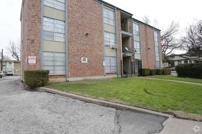 Primary Photo - Hartford Apartments