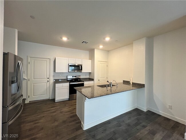 Building Photo - 12743 Epperly St