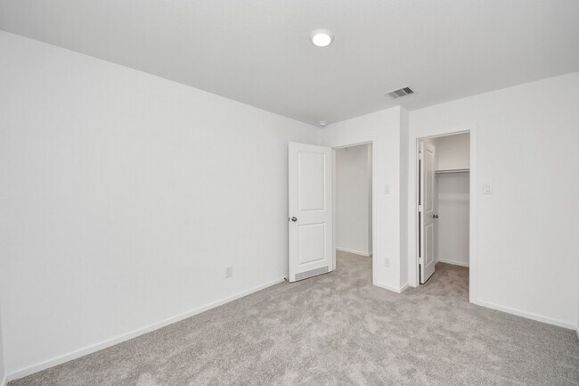 Building Photo - 5846 Majestic Sky Dr