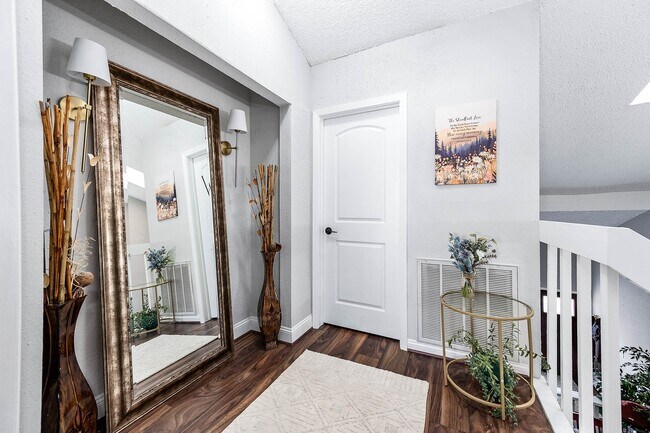 Building Photo - 12668 Newbrook Dr
