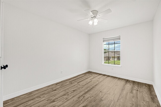 Building Photo - 3401 Pheasant Ln