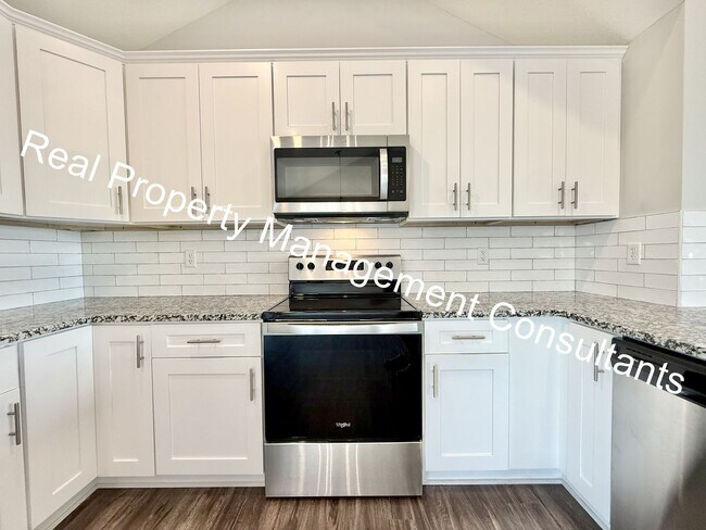 Building Photo - $500 off Move In Special on 4-bedroom, 3-b...