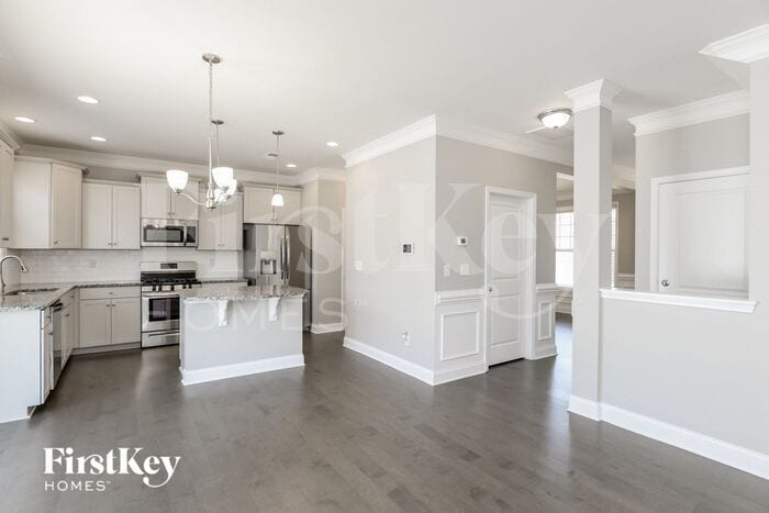 Building Photo - 3928 Lake Breeze Dr