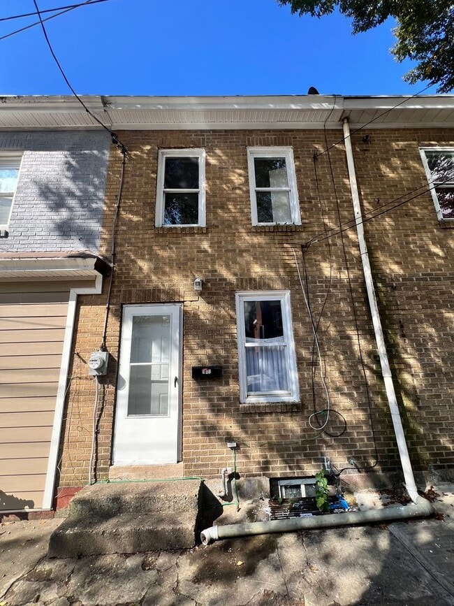 Building Photo - 563 Lamberton St