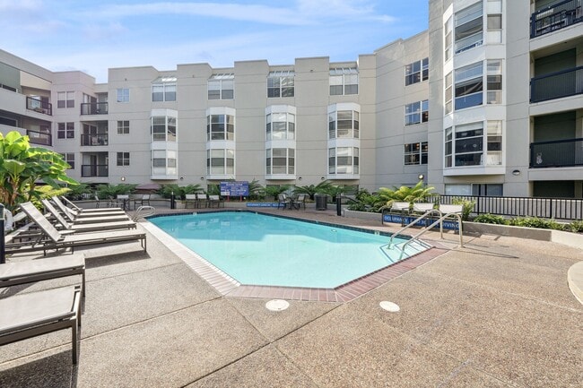 Building Photo - Bayside Village