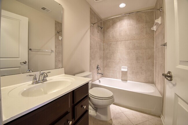 Building Photo - 2704 Egret Way