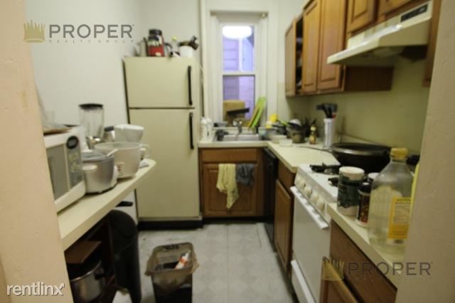 Building Photo - 464 Park Dr