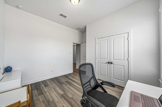 Building Photo - 7415 Denali Dr