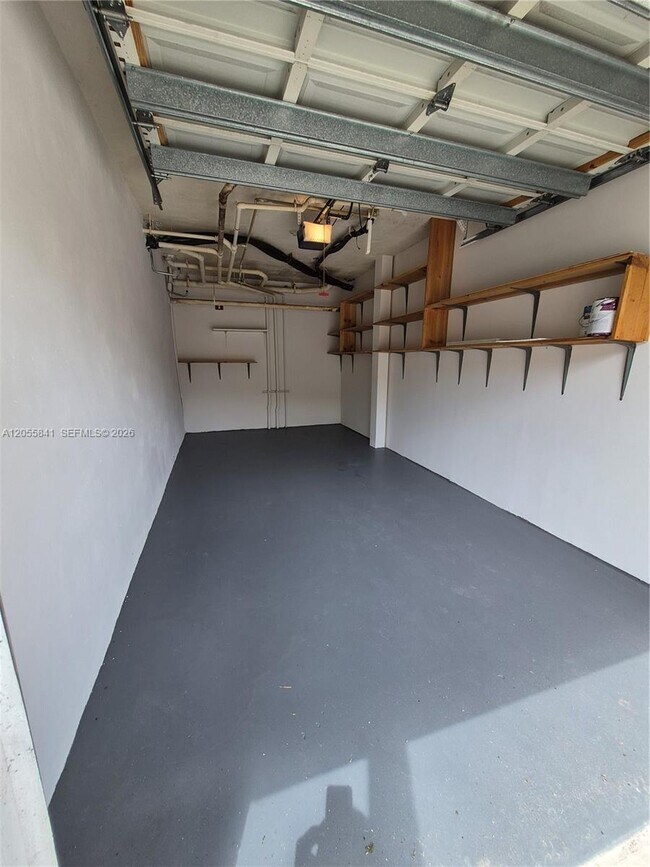 Building Photo - 771 N Pine Island Rd