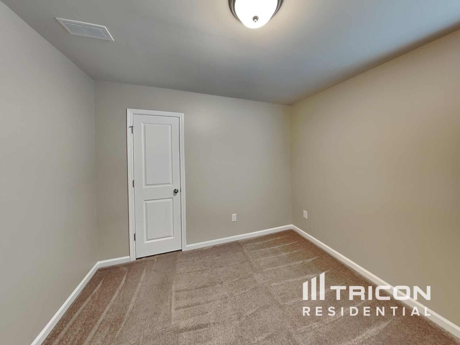 Building Photo - 1361 Woodhouse Dr