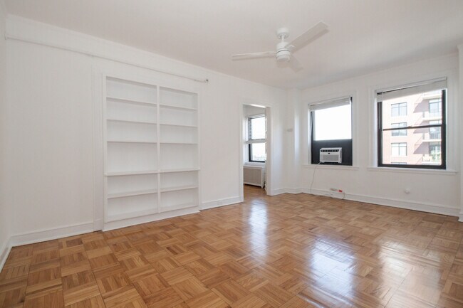 Building Photo - 1100 N Dearborn St