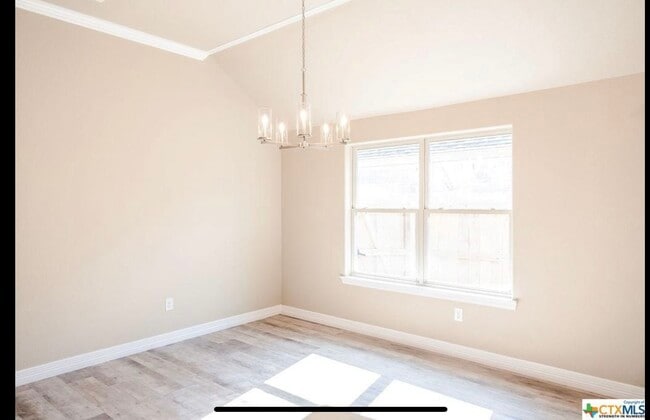 Building Photo - 2613 Crystal Ann Dr