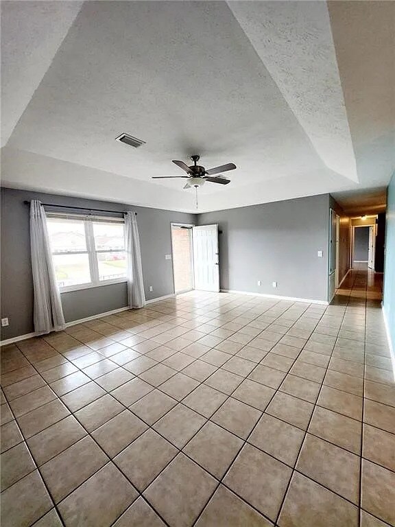 Building Photo - 3808 Overlook Dr