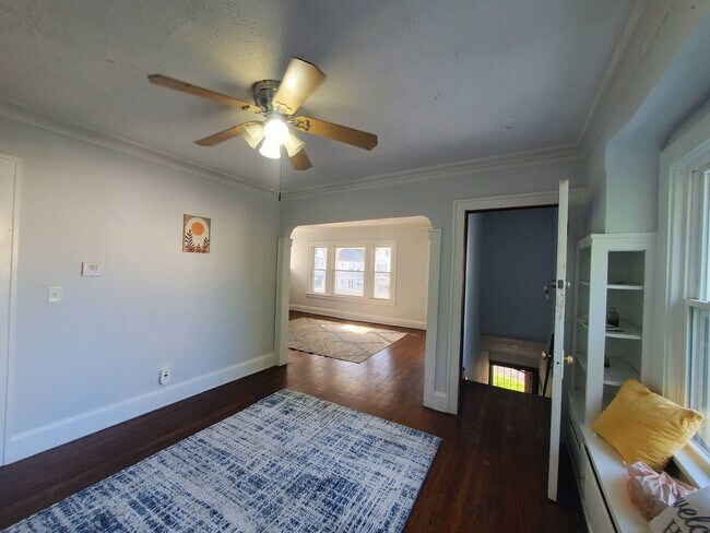 Building Photo - 15711 Grovewood Ave