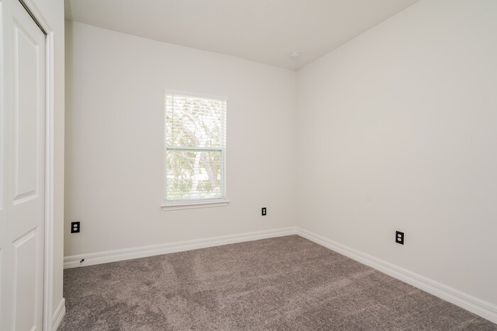 Building Photo - 1829 Manitoba Ct