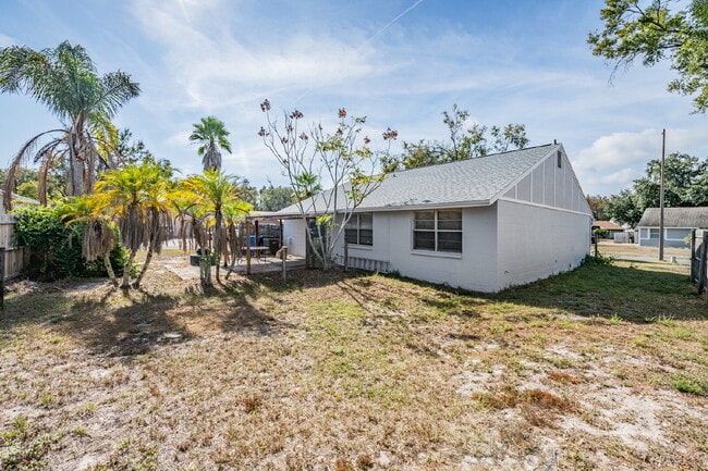 Building Photo - 16001 Saddlestring Dr