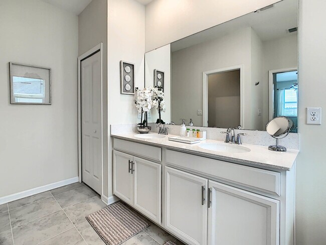 Building Photo - 1147 Drop Ln