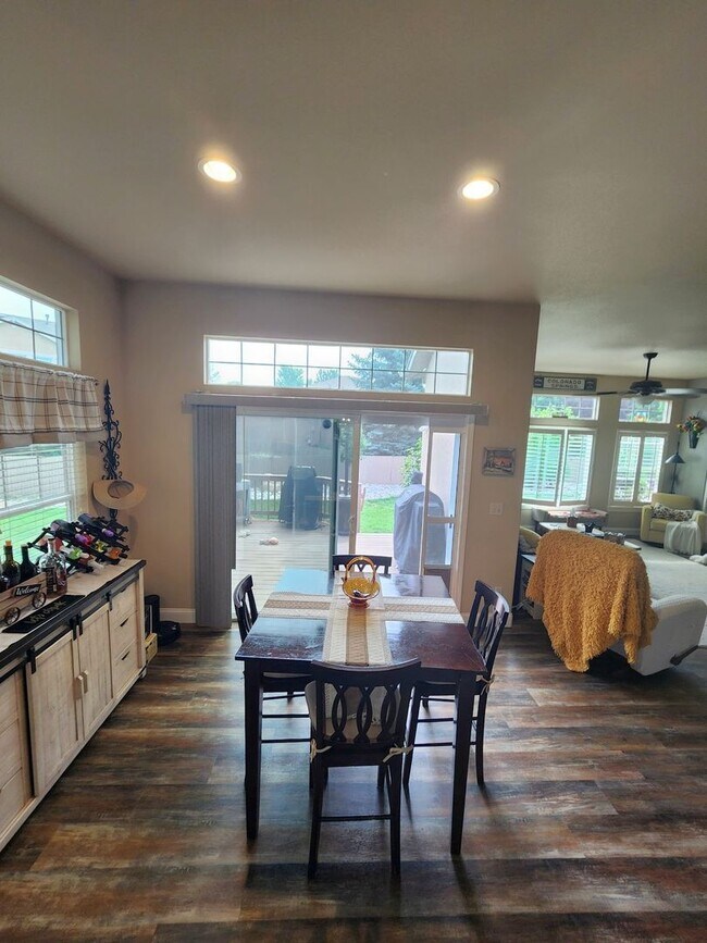 Building Photo - Beautiful Home in Pine Creek