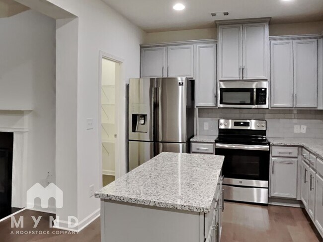 Building Photo - 4445 Newfangle Rd