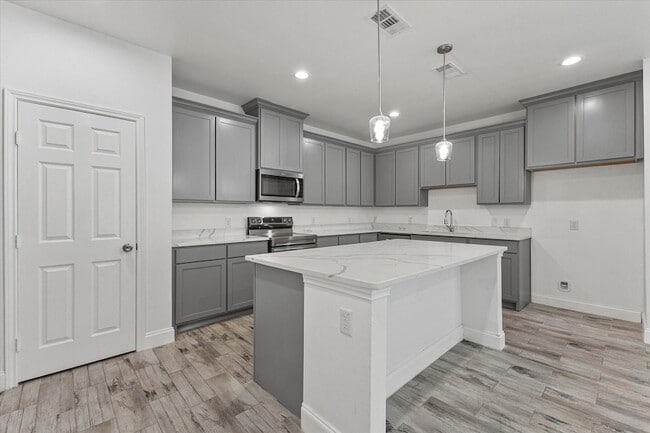 Building Photo - 3045 Barling St