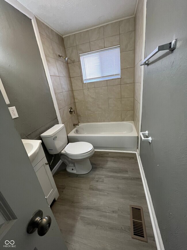 Building Photo - 4622 E 30th St