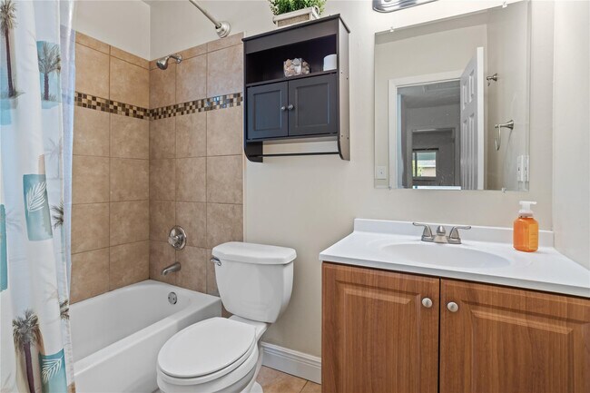 Building Photo - 6579 Country Way