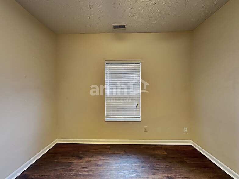 Building Photo - 11532 Pegasus Dr