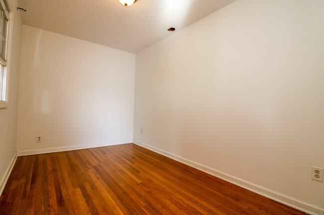 Building Photo - 1298 Madison Ave