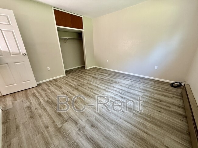 Building Photo - 124 Edgewood Cir