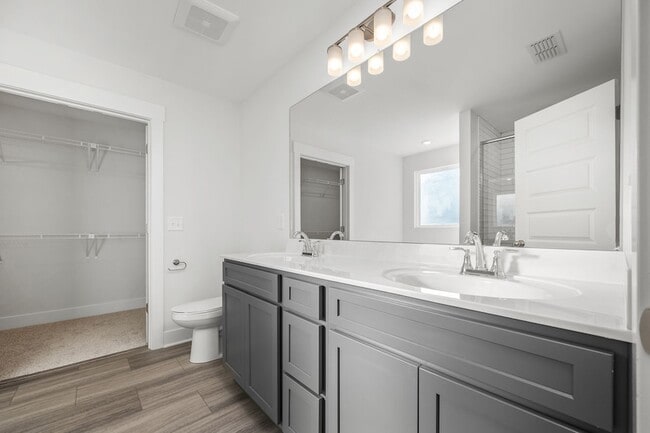 Building Photo - 2626 Unitas Dr