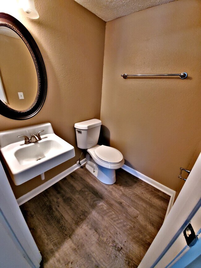 2Br, 1.5Ba - Avalon Cove Townhomes