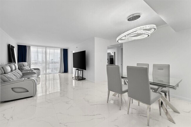 Building Photo - 210 174th St