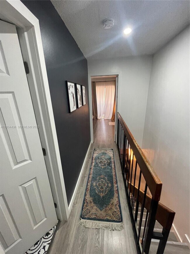 Building Photo - 5962 W 18th Ave