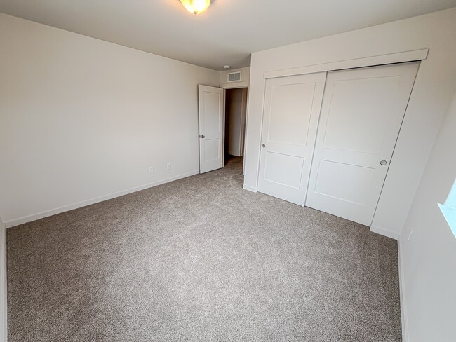 Building Photo - 1601 Elsie Jean Trl