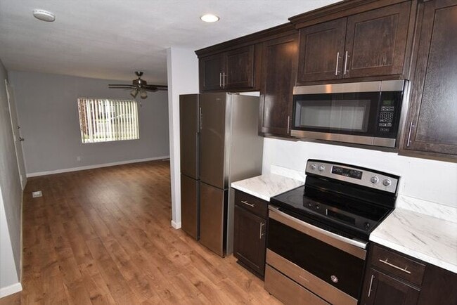 Building Photo - Recently remodeled 3 bed 2 bath home, New ...